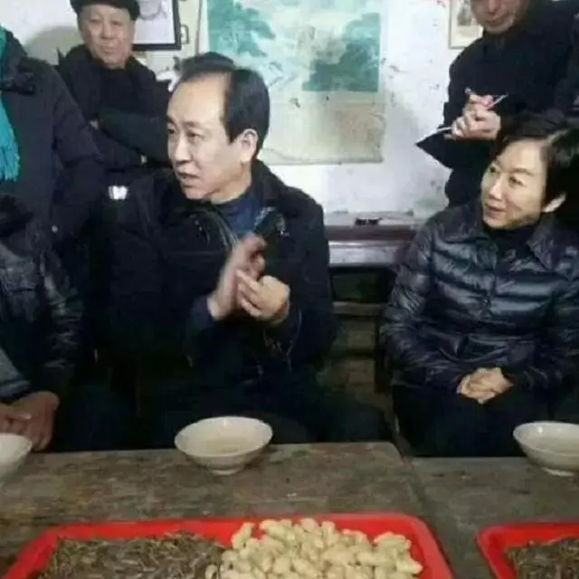 许家印糟糠之妻，身家170亿低调过日，两人37年恩爱如初