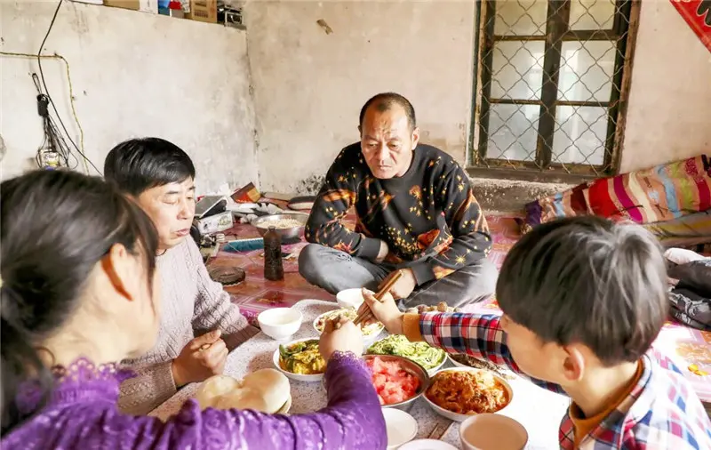 5年前，那个捡140斤太岁一夜暴富的辽宁农民，如今生活过得如何