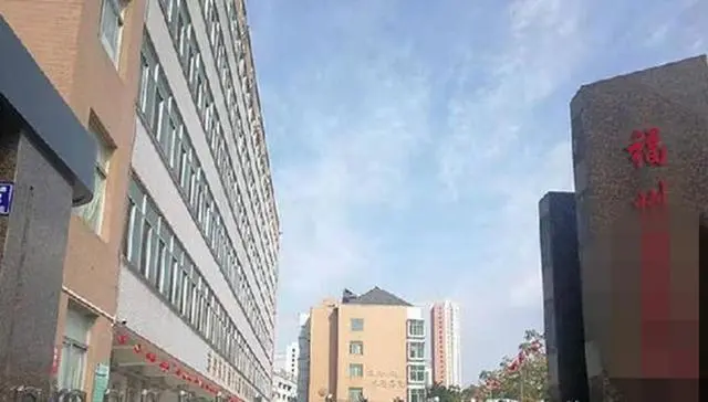 要感恩！班主任强制学生教师节送礼，不送就转班 学校：停职处理