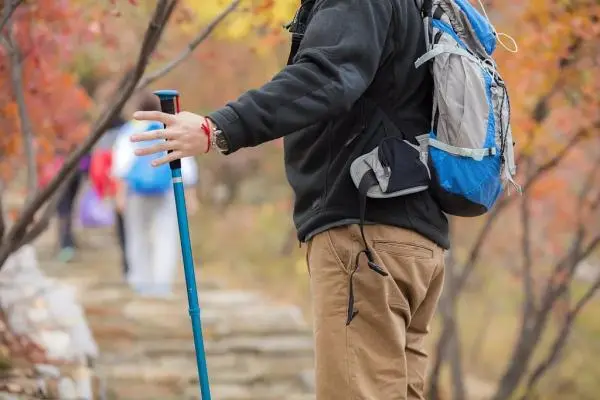 秋高气爽登山去，切莫忘记护好膝！秋季登山的正确打开方式