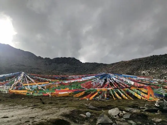 西藏有一神秘湖，能看到前世今生，现象无人能解