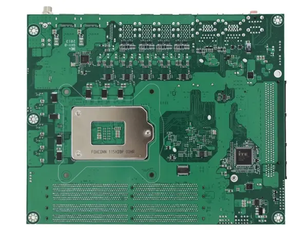 蔚为壮观！一块主板 20个USB 3.0接口