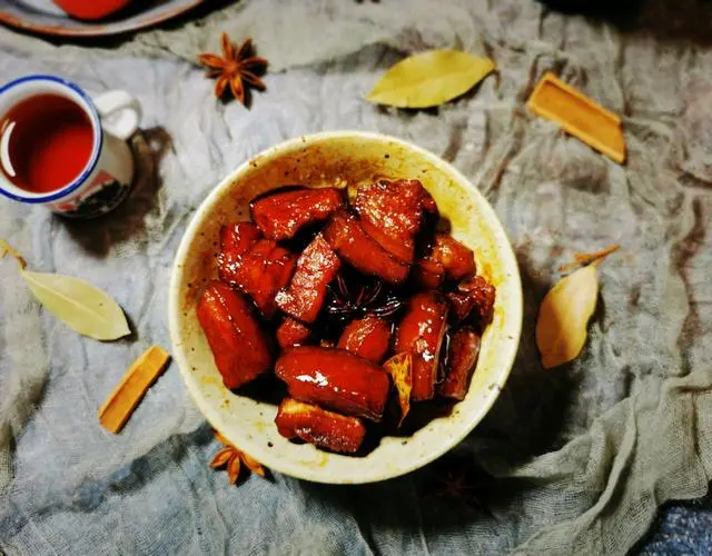 买五花肉，记得分清上五花和下五花，位置不同口感也不同，别买错