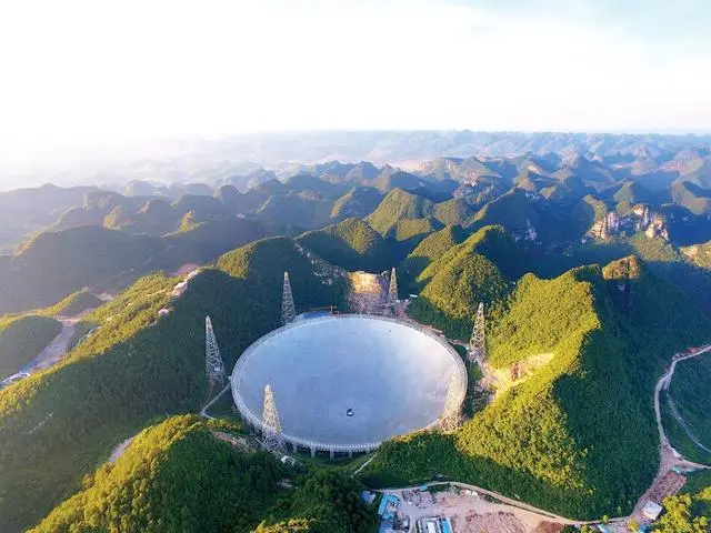 中国天眼在暴雨后变成汤锅？央视解读排水系统，仅选址就花费13年