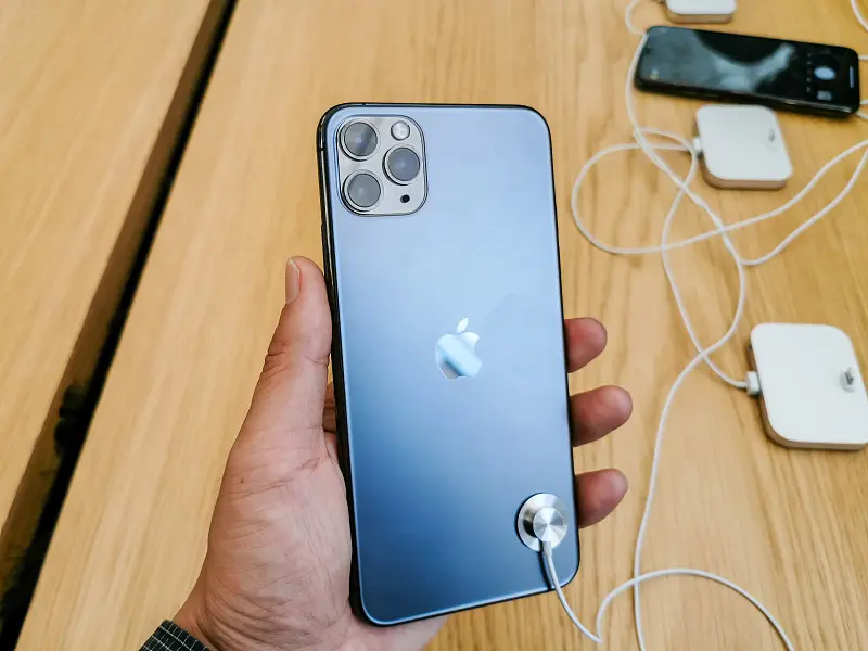 iPhone 11和iPhone XR，学生党如何选择？