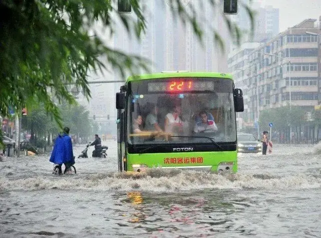 人财两空？小心！这样做变成泡水车！史上最全雨季行车锦囊