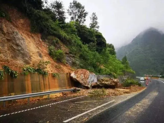 人财两空？小心！这样做变成泡水车！史上最全雨季行车锦囊