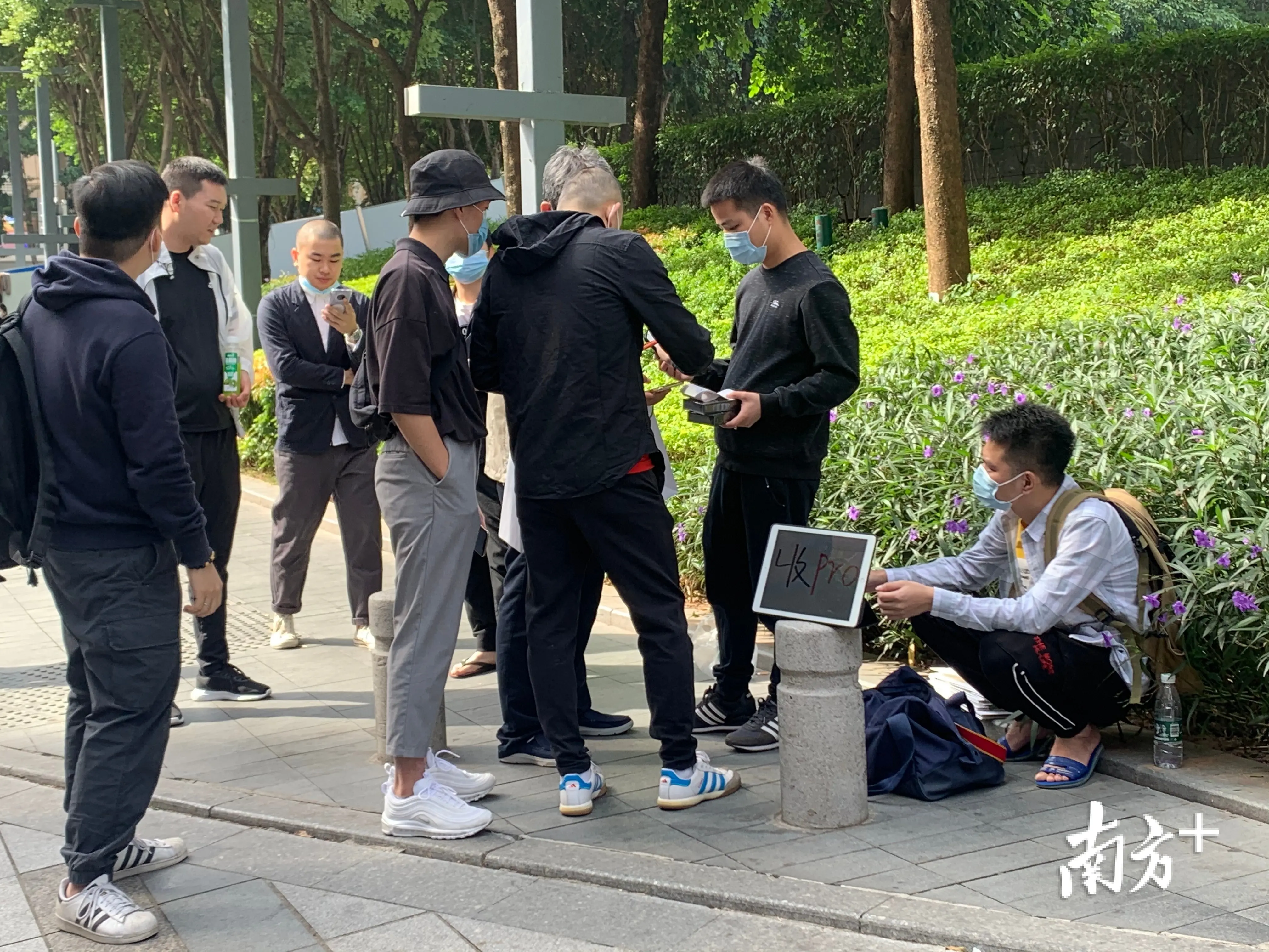 我和华强北买手，聊了聊华为VS苹果
