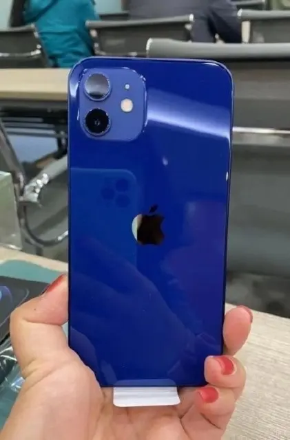 苹果 iPhone 12 蓝色遭质疑，到底什么才是真正的“塑料蓝”