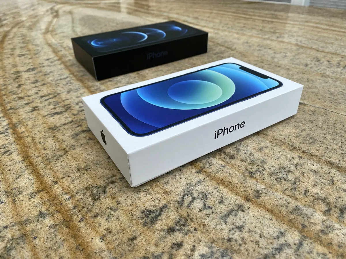 iPhone 12 深海藍開箱：夜拍攝影、5G測試和使用心得