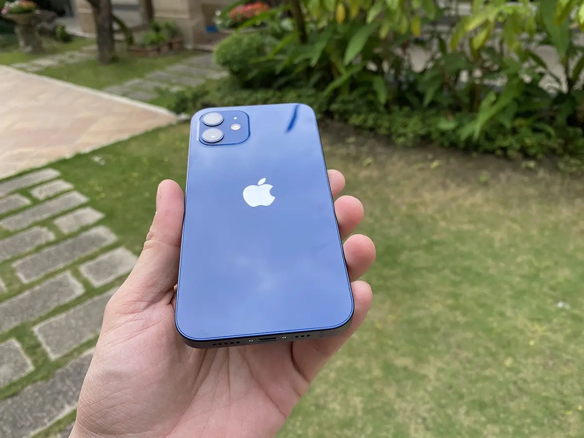 iPhone 12 深海藍開箱：夜拍攝影、5G測試和使用心得