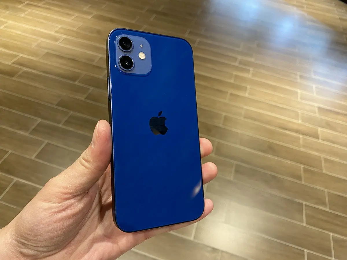 iPhone 12 深海藍開箱：夜拍攝影、5G測試和使用心得