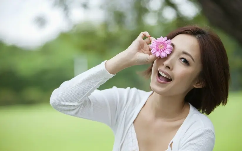 决定女人魅力的，并不是外在的美貌，而是内在的三个资本