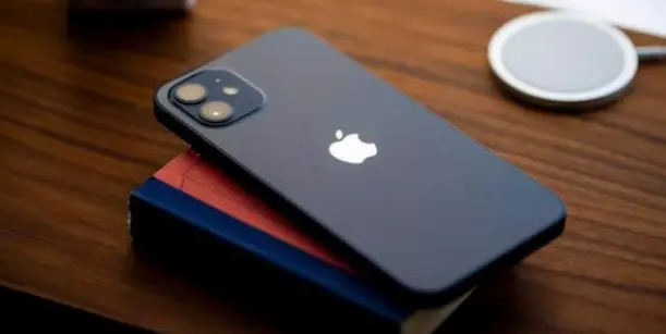 为何宁可买iPhone12mini，也不买苹果12？不仅因为价格