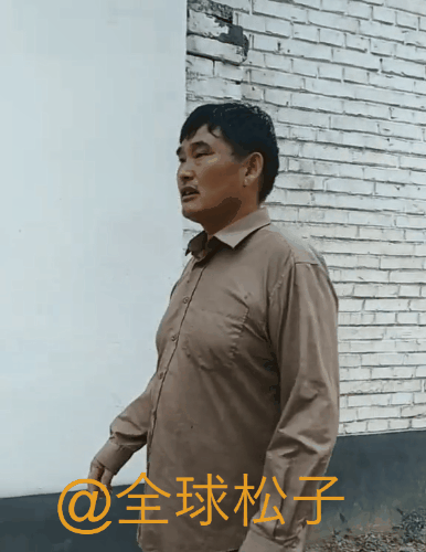 “亚洲公主”想与大衣哥合影，朱之文十分抗拒，连说4个“不行”