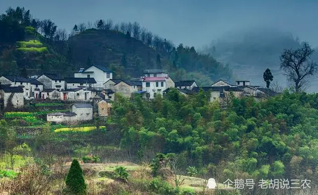 農村俗語：“屋對埡口墳對尖，家出才子苦變甘”，是真的嗎？