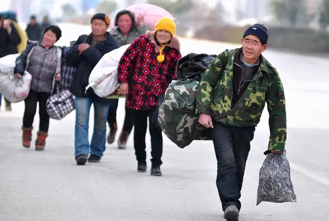 城市子女请注意：明年起，父母留在农村的老房子，一律实行“地随房走”