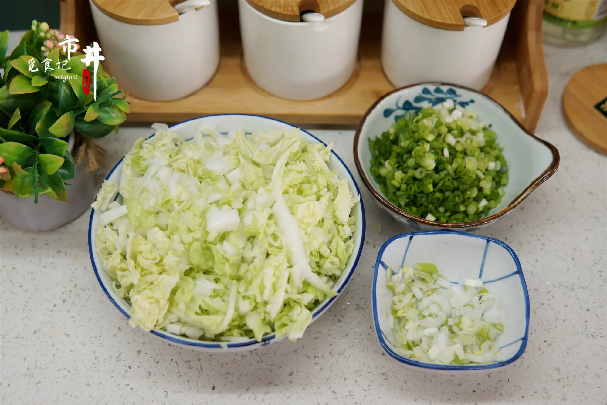 用白菜做饺子馅，调馅切记多加一步，饱满不出水，鲜香好吃