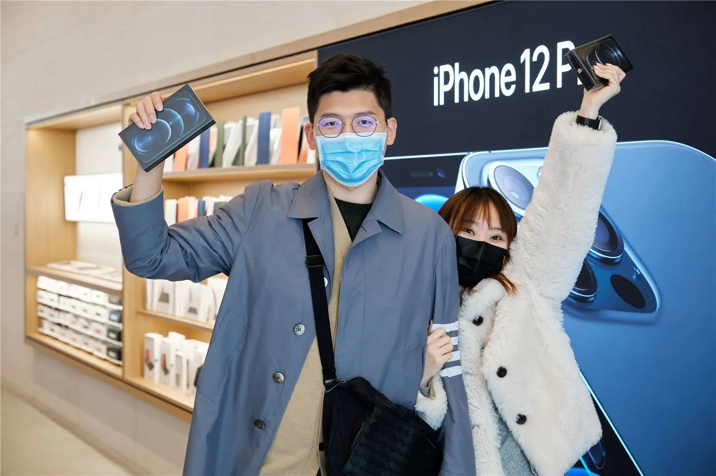 iPhone 12 mini/Pro Max登陆全球Apple Store，苹果分享现场照片