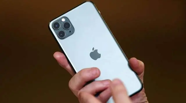 网友连续用iPhone几小时后电量竟显示不变！