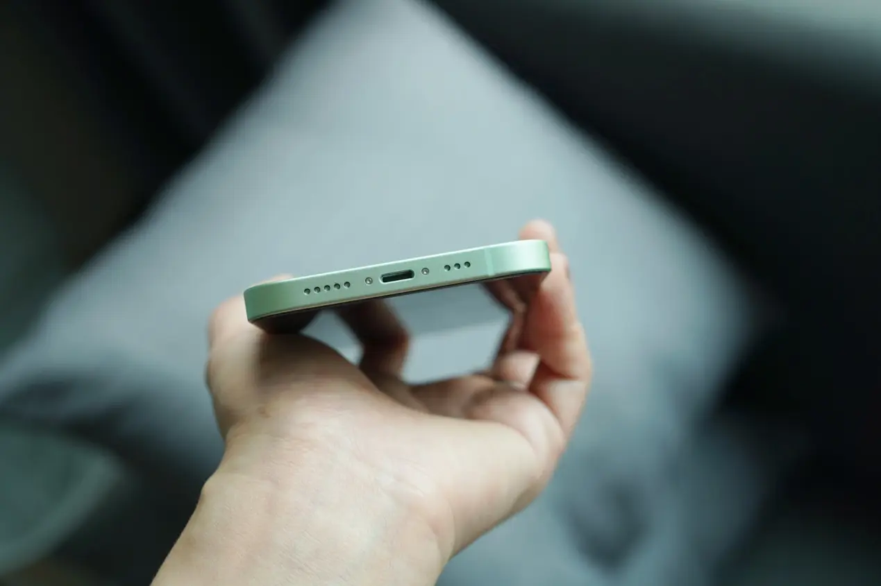 用了兩週iPhone 12，這幾點我想和你分享：續航信號配件