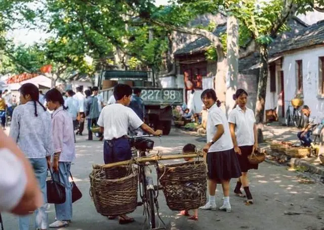 80年代农村赶集，这些食物让人记忆犹新，有多少是你的童年回忆