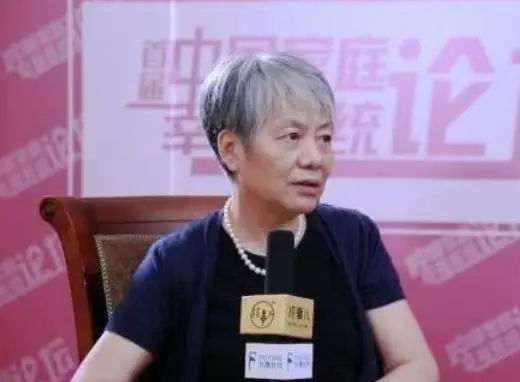 李玫瑾坦言：养育男孩，家长要坚持以下原则，儿子未来阳光有担当