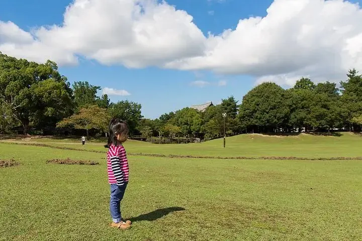 年轻宝妈地铁被“偷拍”，看清她在干啥后，一致称赞“最美妈妈”