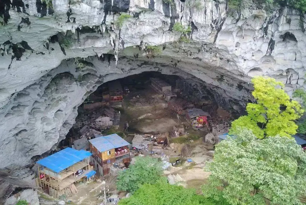 我国最后的穴居“部落”，居住在200米深的洞穴，生活很幸福