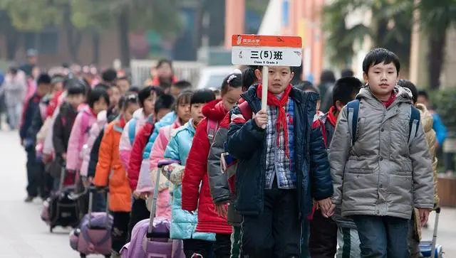 教育部通知，各地中小学寒假“提前”，为遏制疫情，要取消春运？