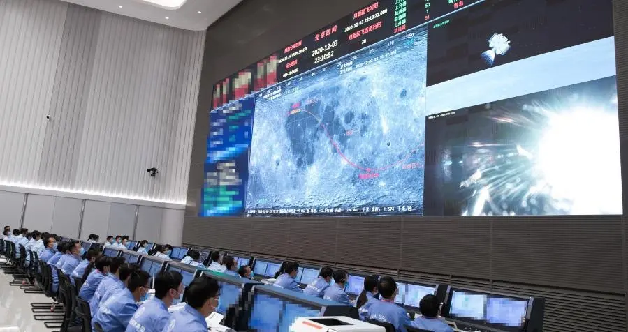 嫦娥五号上升器月面点火 成功实现我国首次地外天体起飞