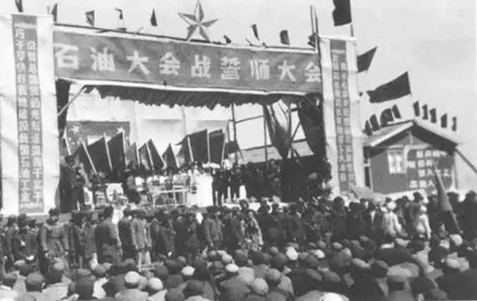 1955年，他已被评定为中将军衔，并获得批准，突然又被取消