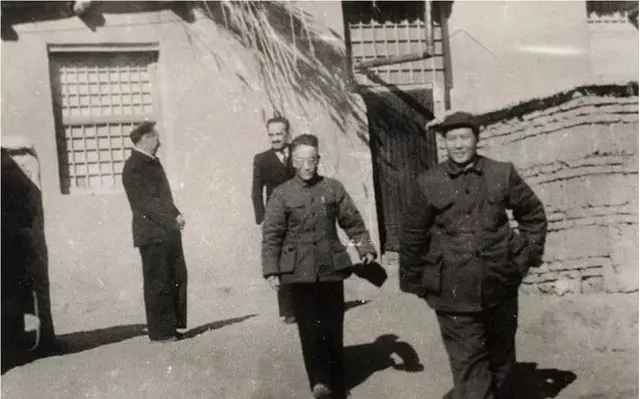 1949年，主席向苏联提出：我们要收回外蒙古，要求外蒙回归中国