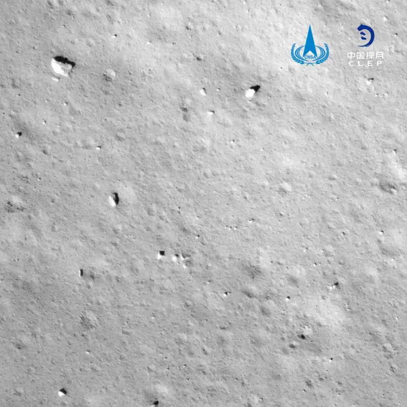 嫦娥五号成功着陆月球，2公斤的“挖土”任务开始了
