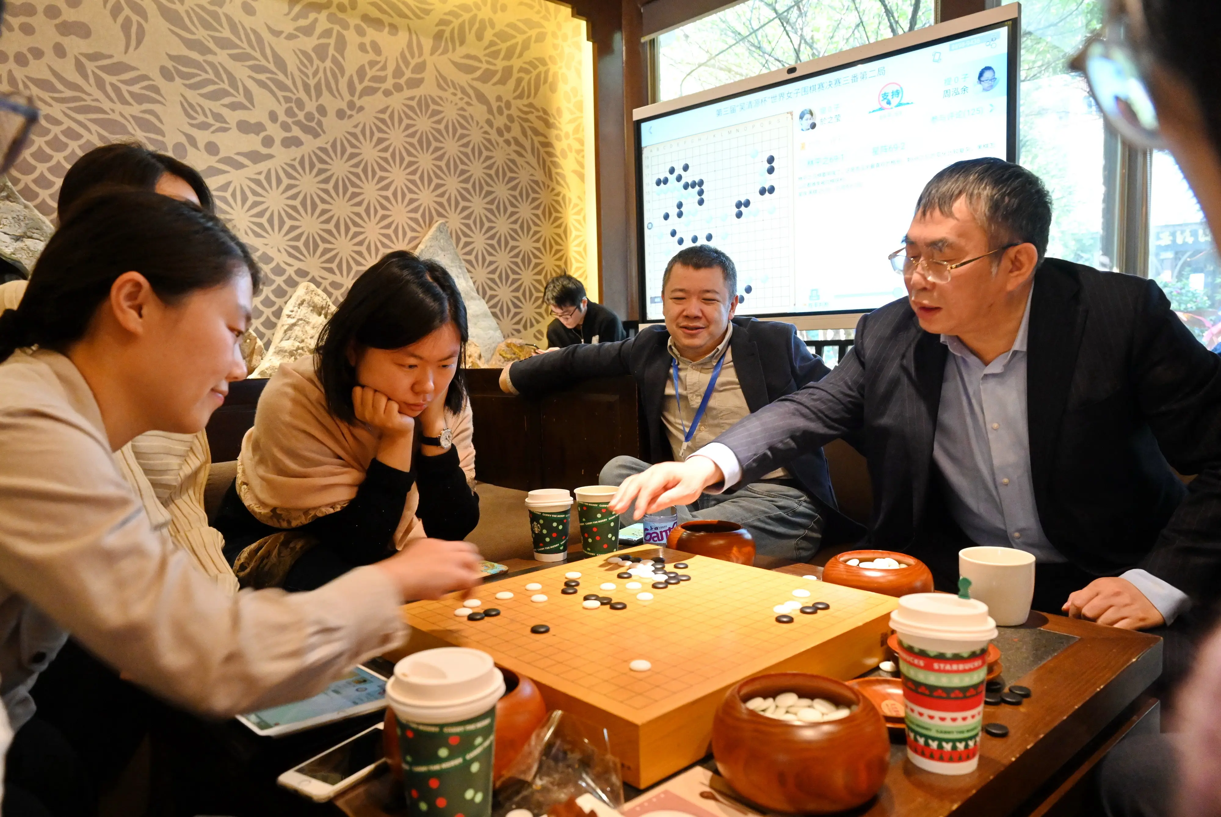 （体育）围棋——“吴清源杯”世界女子围棋赛三番棋决赛第二局：周泓余获胜