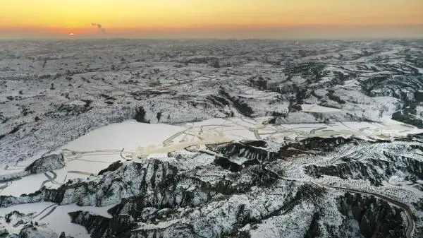 雪后初霁的黄土高原