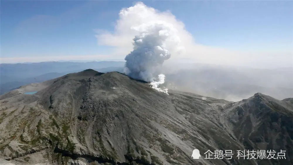 7月仅仅过去了一周，日本火山喷发2次，8300米的灰烬遮天蔽日！