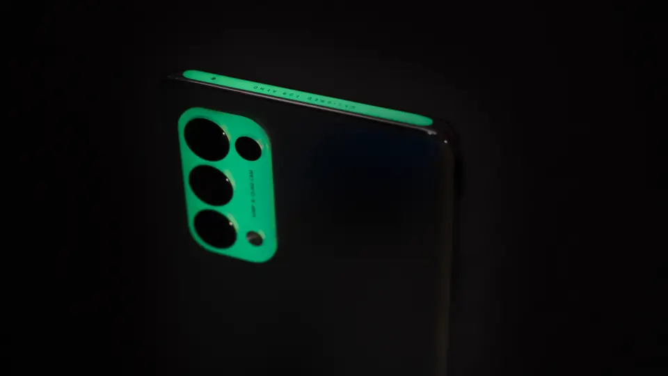 夜光手機攝像頭？OPPO Reno5系列還能這樣玩？