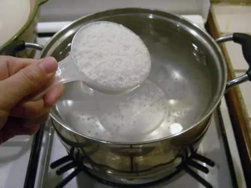 一斤盐溶于一斤水，最后是不是两斤？爱因斯坦：算上能量了吗？