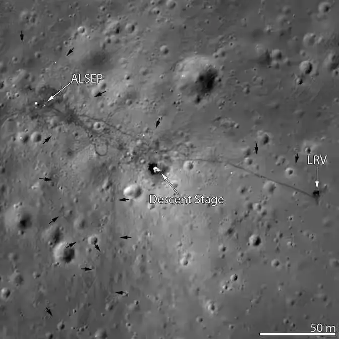 美国载人登月造假？五星红旗月面动态展示，对比之下差别不大