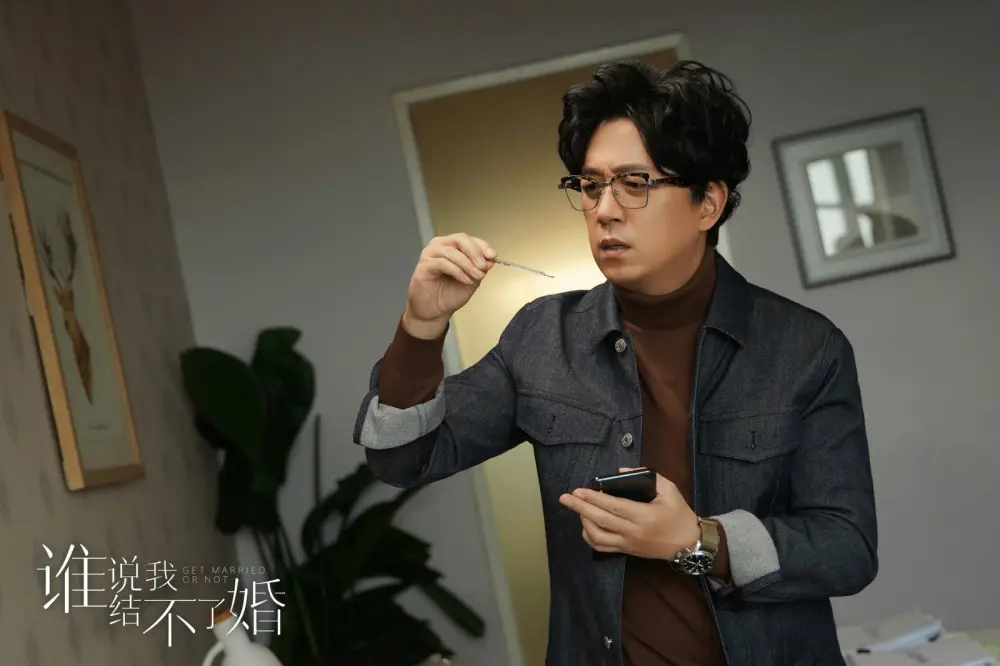 潘粤明戏路为何这么宽，一月之内三部大剧上星播出，竟然都是主演