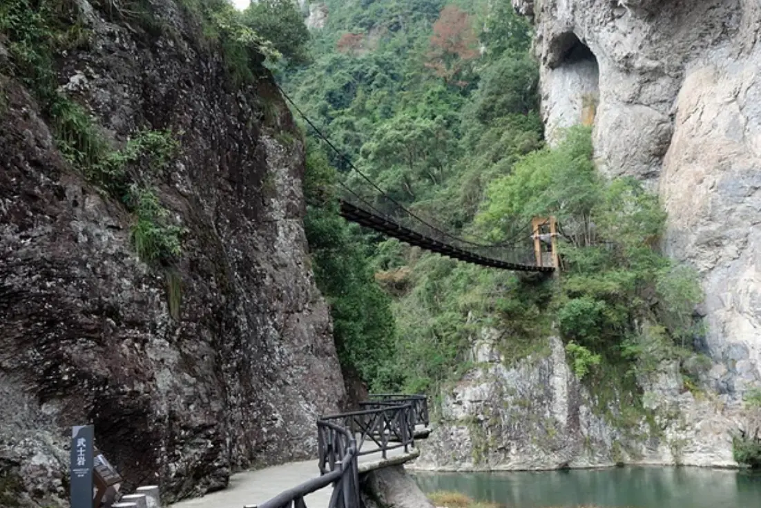 浙江“著名”景区走红，人称温州“瑰宝之景”，距市中心23公里