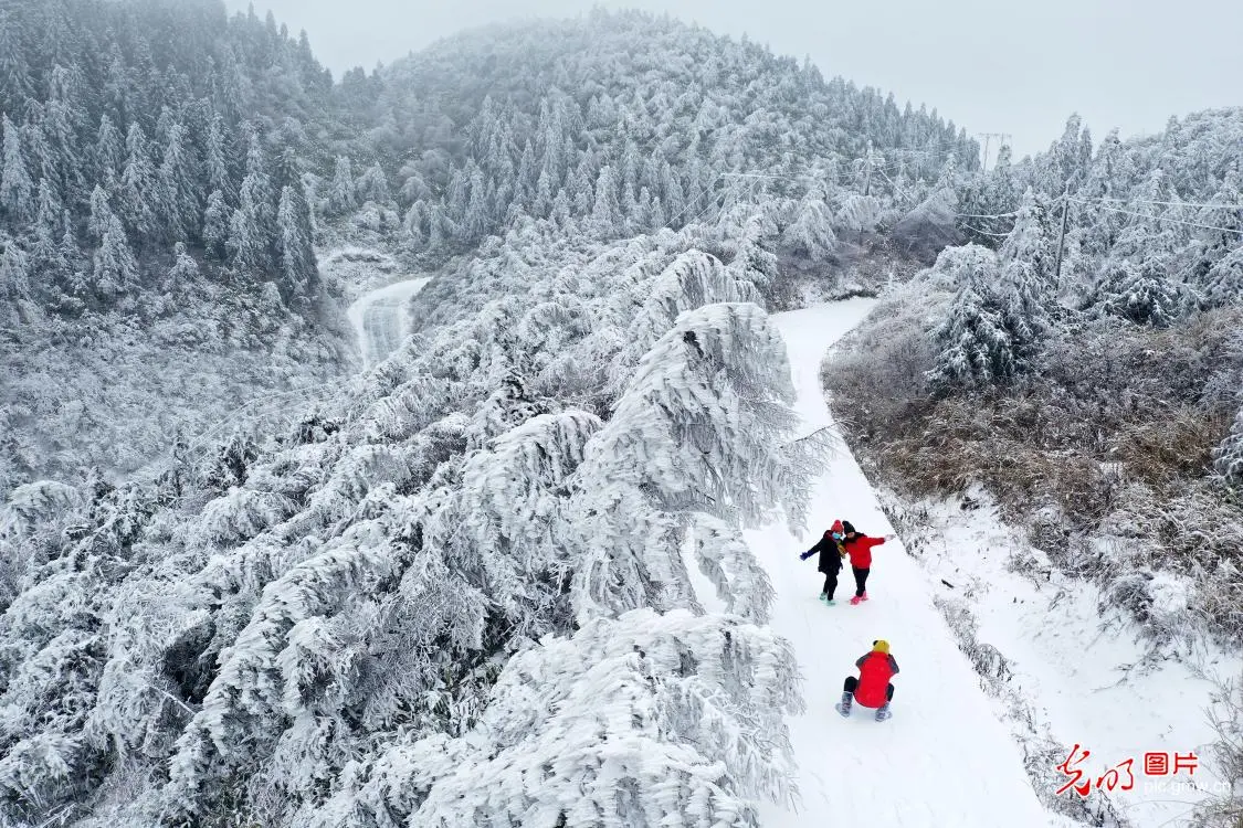 In pics：snow scenery across China