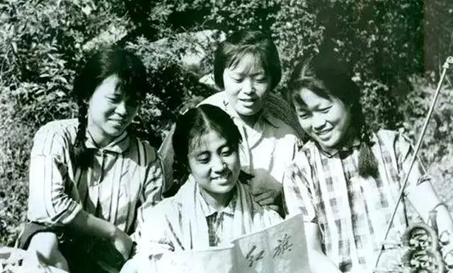 1970年，一女知青因赌气嫁给农民，上了报纸，结局如何