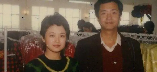 央视“铁面美人”肖晓琳，55岁客死异国，与撒贝宁的关系浮出水面