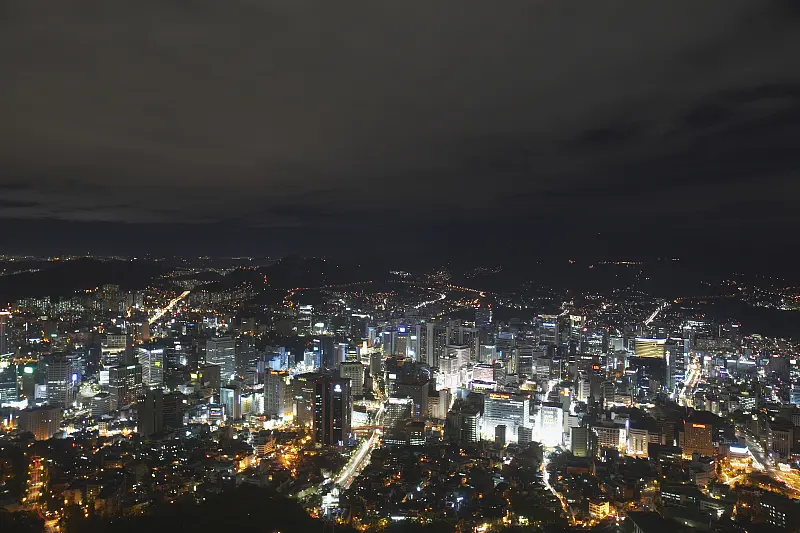 直击朝鲜，夜晚10点半前的夜景