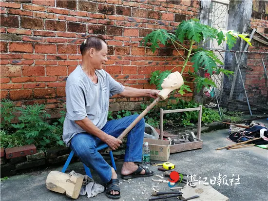 巧手雕木偶 匠心传技艺