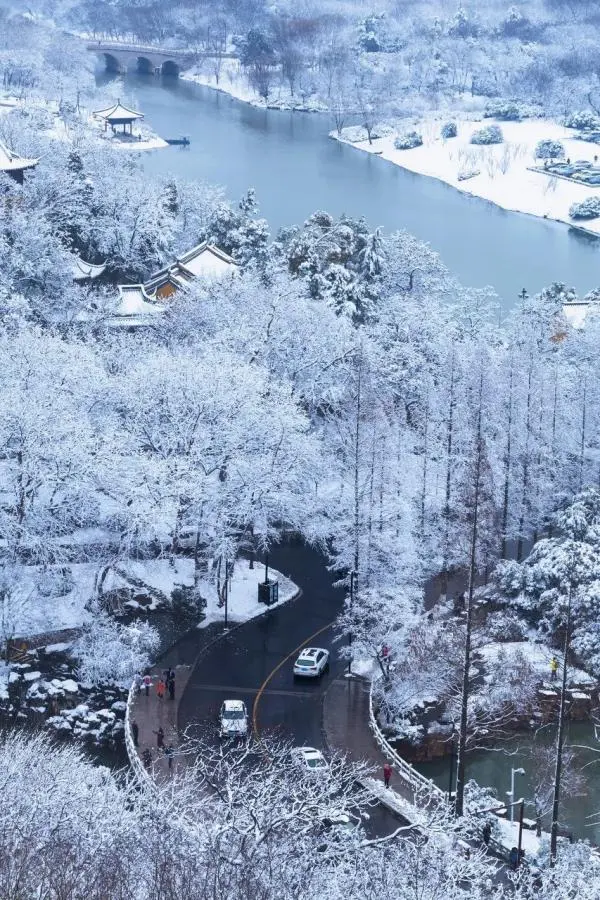 一下雪，中国就穿越了千年！