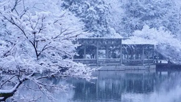 一下雪，中国就穿越了千年！