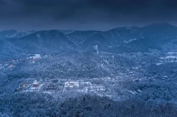 一下雪，中国就穿越了千年！